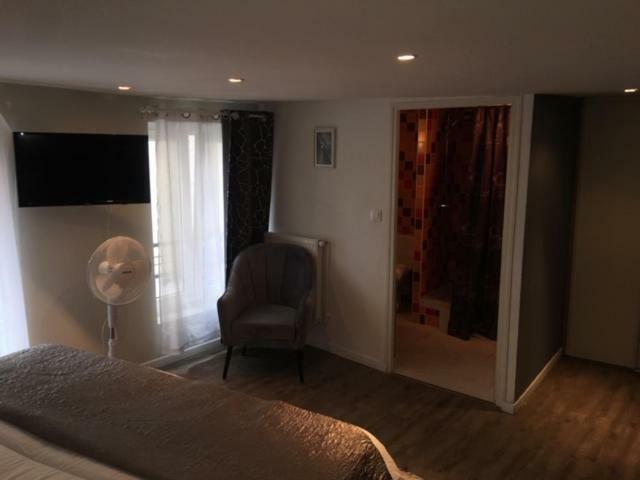Hotel Hovi De La Mairie Aubervilliers Luaran gambar